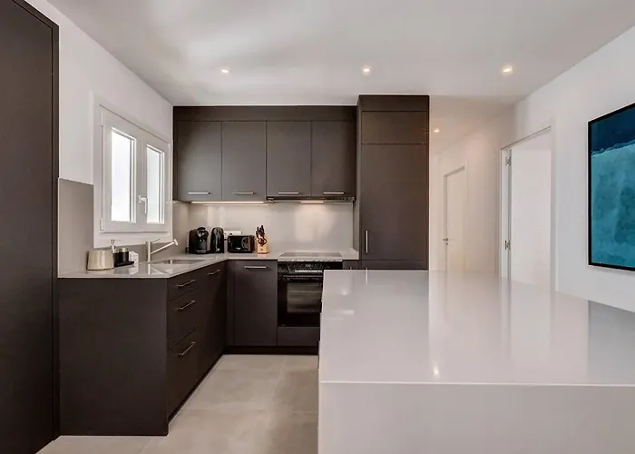 アパート 022 Stylish & Modern Apt, Near