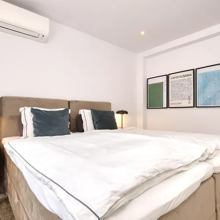 022 Stylish & Modern Apt, Near * Фуенхірола