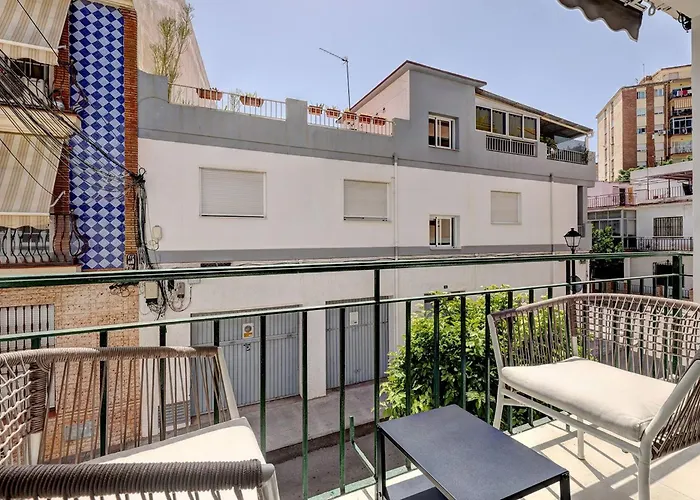 022 Stylish & Modern Apt, Near *