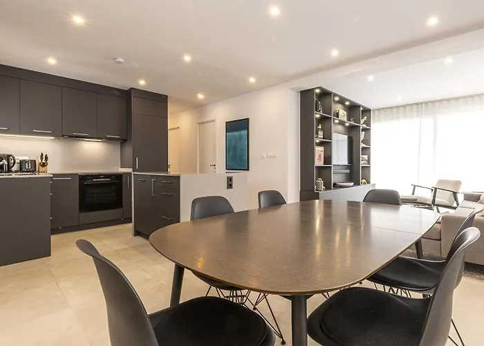 022 Stylish & Modern Apt, Near * Fuengirola