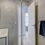 022 Stylish & Modern Apt, Near フエンヒロラ