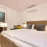 アパート 022 Stylish & Modern Apt, Near フエンヒロラ