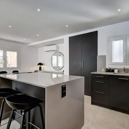 022 Stylish & Modern Apt, Near Apartment *