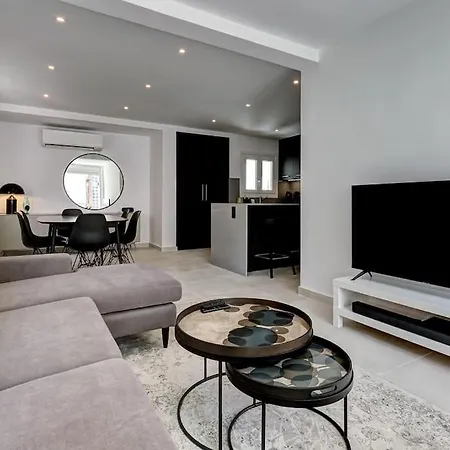 022 Stylish & Modern Apt, Near Apartment *