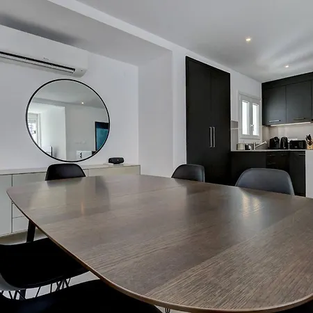 Apartment 022 Stylish & Modern Apt, Near *